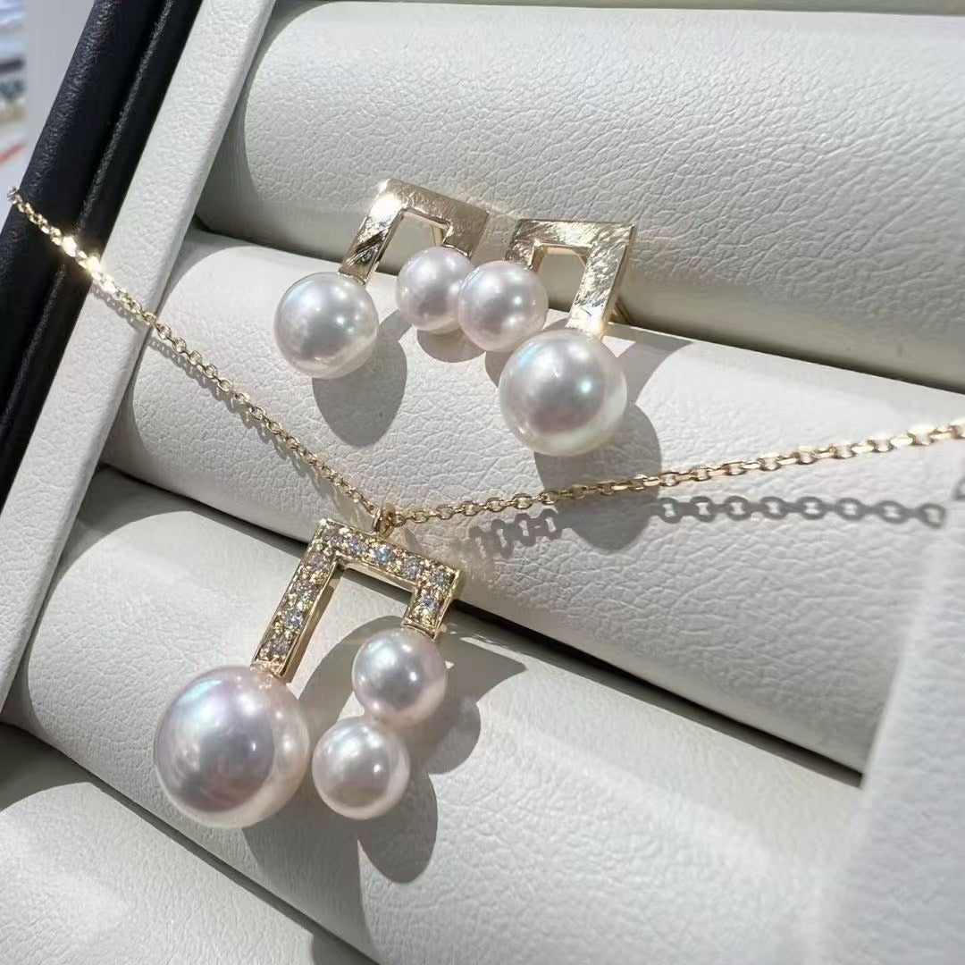 Music Note Akoya Pearl Stud Earrings 18k Gold